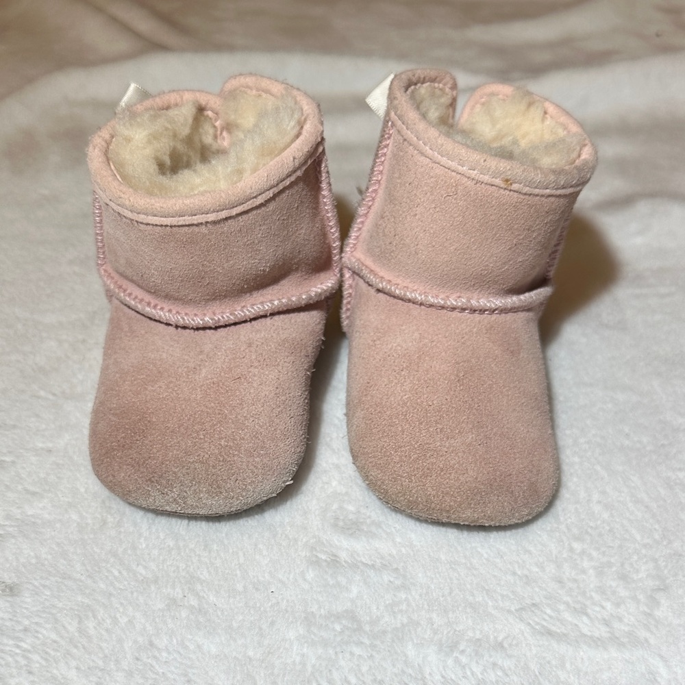 Ugg pink baby boots Velcro back fur lined size 2/3